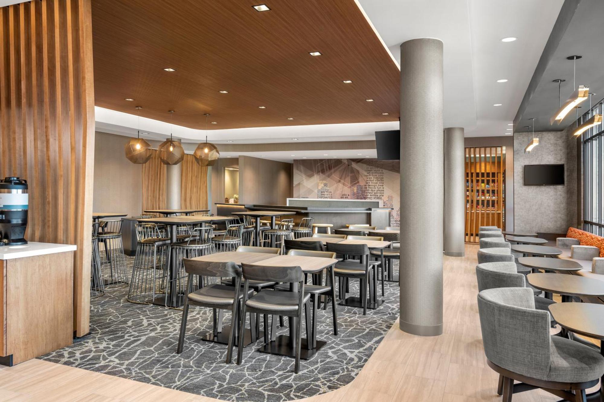 Springhill Suites By Marriott Menomonee Falls Exterior foto