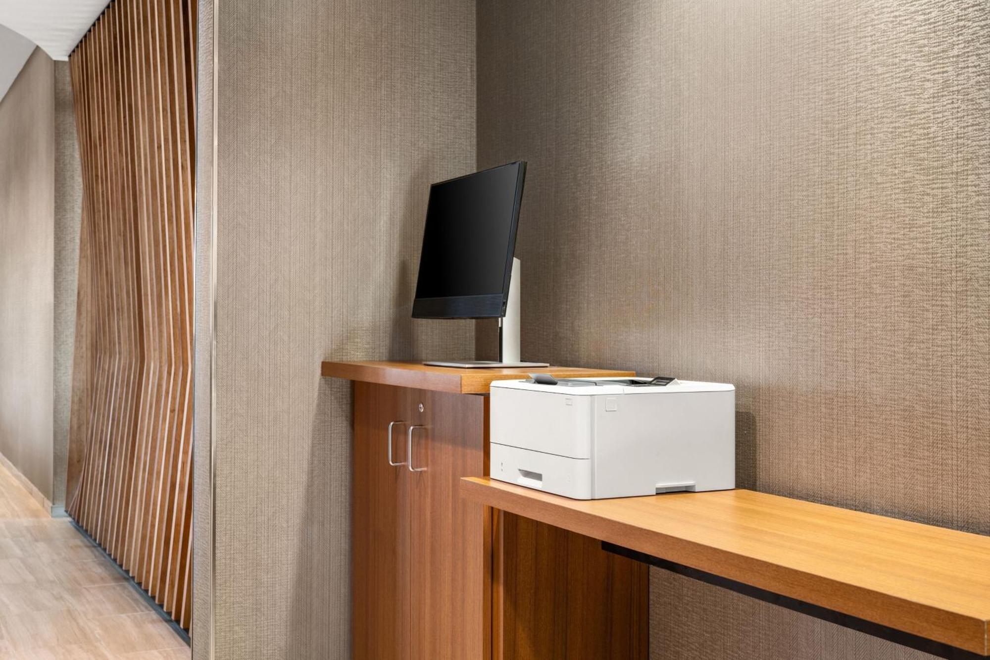 Springhill Suites By Marriott Menomonee Falls Exterior foto
